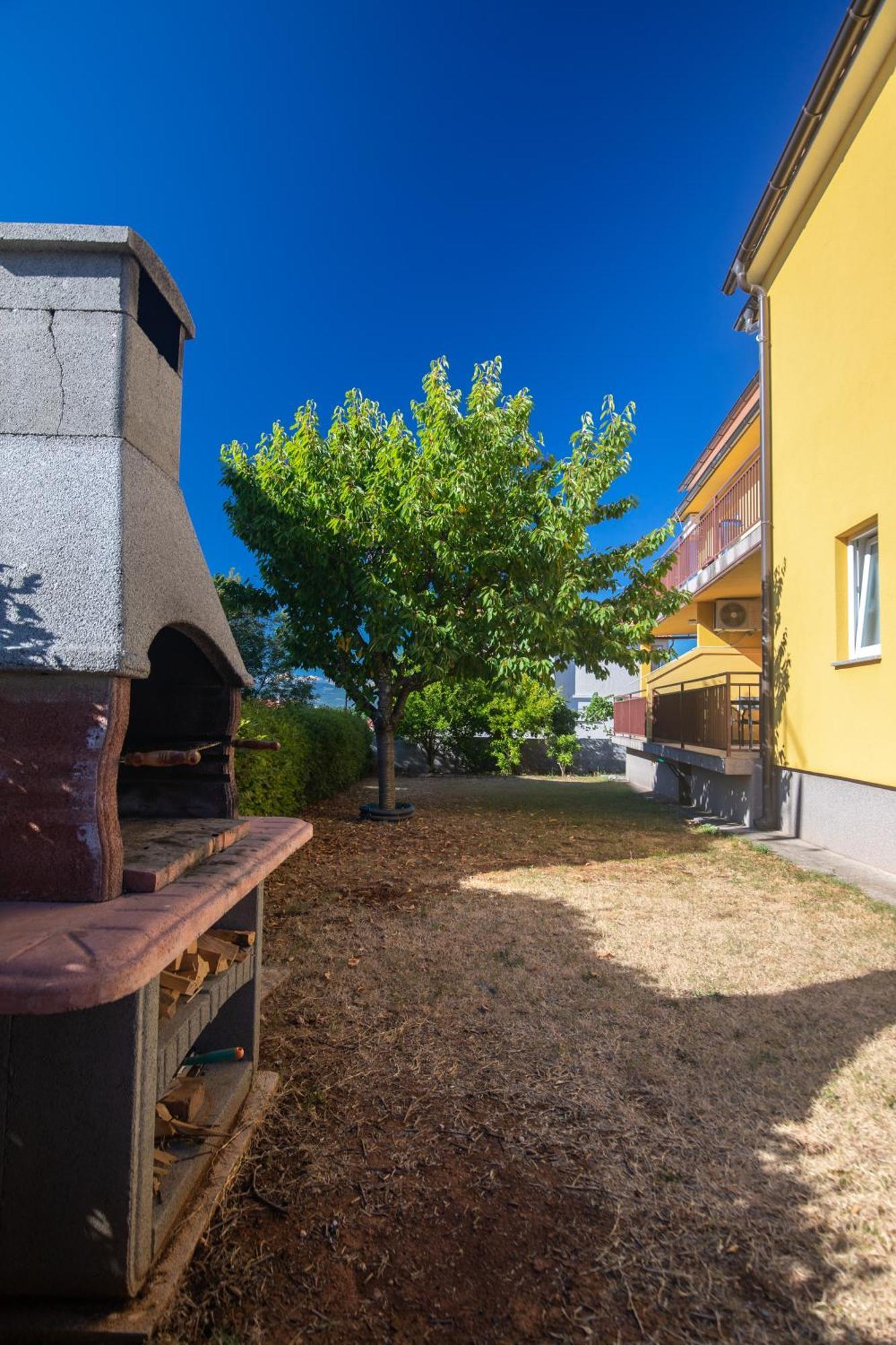 Tom'S House Njivice Apartment Exterior photo